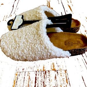 Jessica Simpson Clogs